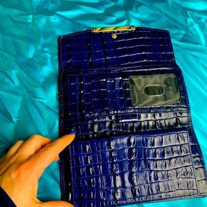 Brahmin wallet blue color